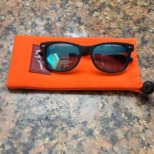 Ray-Ban Black Sunglasses with Orange Pouch